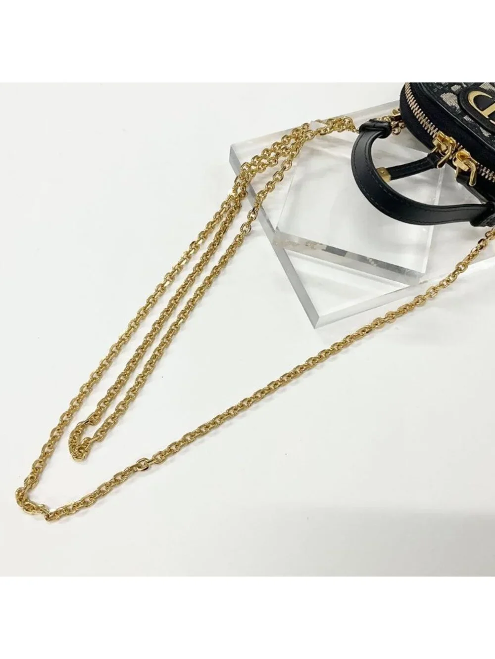 Dior 30 Montaigne Handbag